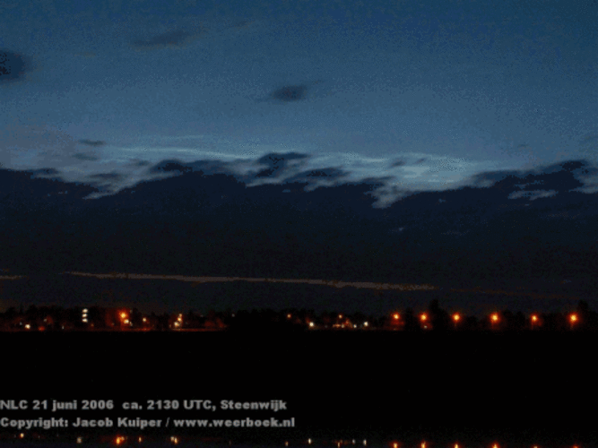 animatie lichtende nachtwolken