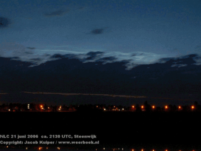 animatie lichtende nachtwolken