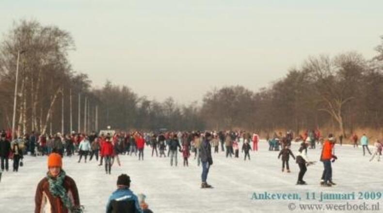 Eén van de mooiste en drukste schaatsweekeinden van de laatste decennia (Foto: Jacob Kuiper, KNMI/WPI, 11 januari 2009)  
