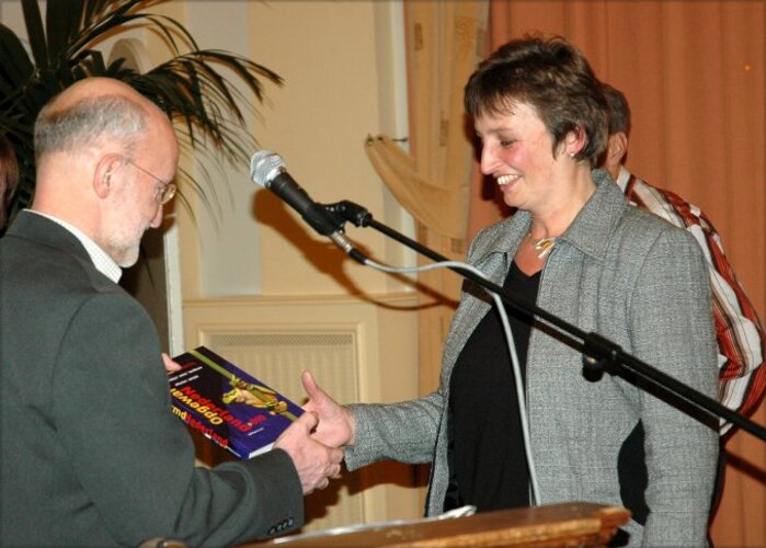 overhandiging eerste exemplaar van Opgewarmd Nederland