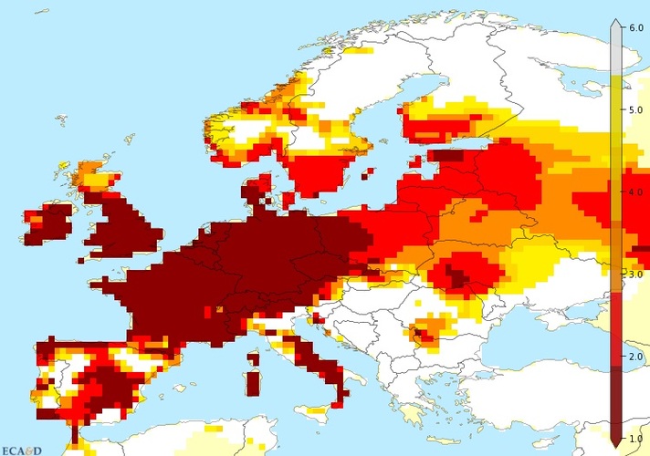 In heel Europa was de winter zacht. Vooral december was uitzonderlijk. De kaart toont in kleur de mate van afwijking (top vijf) van de gemiddelde temperatuur in december. In het donkerrode gebied was die maand de warmste ooit gemeten (©KNMI) 