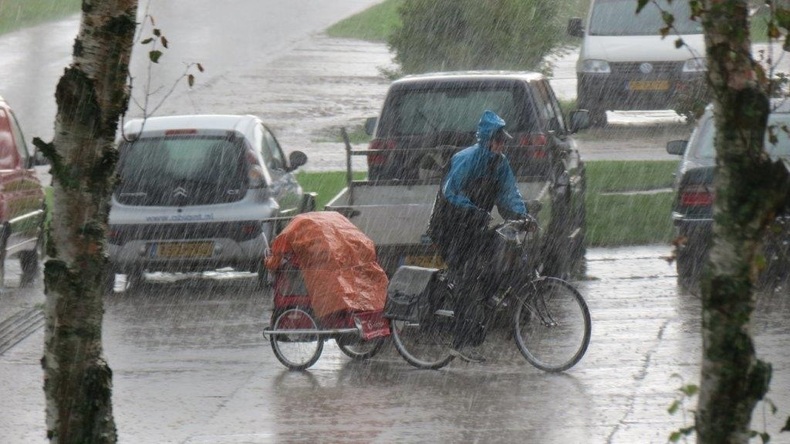 Juli was een zeer natte maand. Een warme dag eindigde steevast met onweer (foto: Jannes Wiersema).
