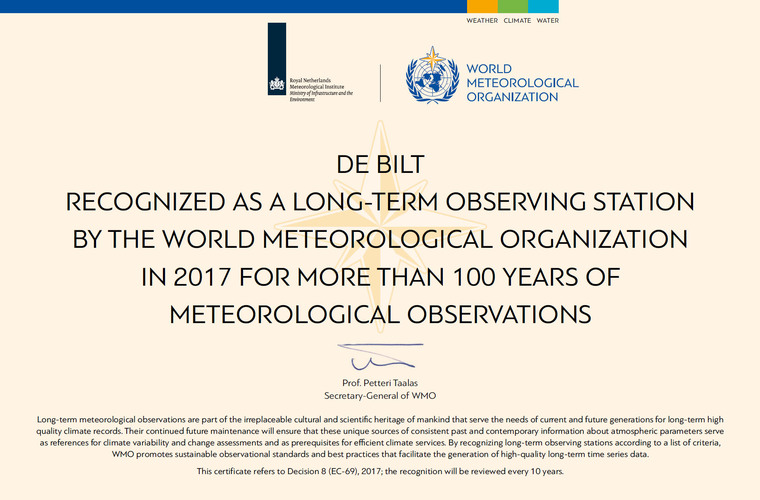 certificaat van de WMO voor meer dan 100 jaar waarnemingen in de bilt