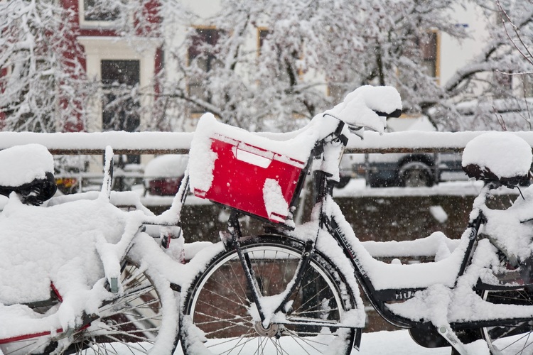 Tussen 8 en 11 december 2017 viel er veel sneeuw in Nederland, plaatselijk 30 centimeter (Foto: Raymond Sluiter, KNMI)