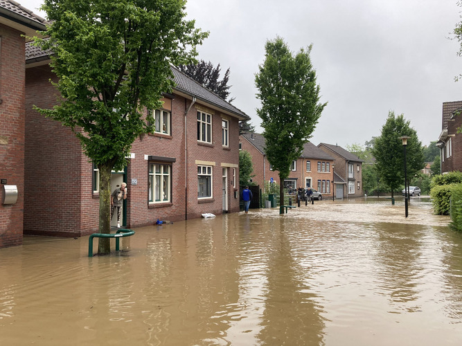 hevige regenval in simpelveld, limburg op 13 juli 2021  