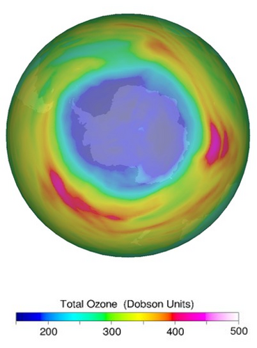 ozongat boven de Zuidpool op 14 september 2021