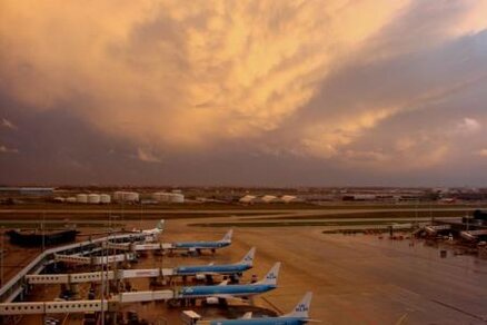 Het actieve buiengebied passeerde ook Schiphol (foto: Peter de Vries, KNMI)