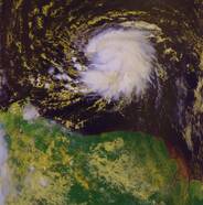 Metop satellietopname omvangrijke hurricane Dean (foto: Eumetsat)