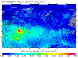 Figuur 1: Gemiddelde NO2 concentratie getoond voor de periode 1-9 augustus 2010 (KNMI, Folkert Boersma)