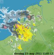 KNMI-neerslagradar met de zware onweersbuien van 23 augustus 2011 (Bron: KNMI) 