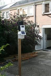 Weeramateurs beheren als hobby bij hun woning een eigen weerstation, in de tuin of op het dak (foto: Zafer de Boer) 
