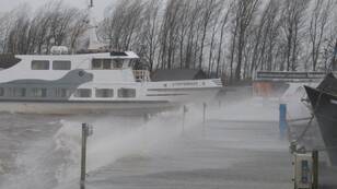 De storm ging vergezeld van zware tot zeer zware windstoten en flinke buien (foto: Jannes Wiersema) 