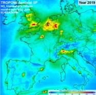 Tropomi beelden van NO2 boven Europa in april, mei en juni 2019 vergeleken met de schonere coronajaren 2020 en 2021