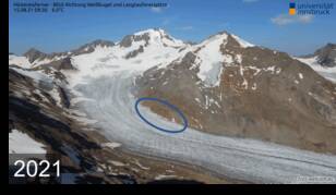 Webcam opname van de Oostenrijkse gletsjer Hintereisferner in 2021 en 2022