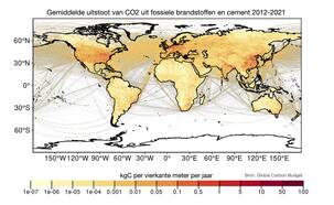 Wereldkaart met in kleur de hoogte van de CO2 uitstoot uit fossiele brandstoffen en cement over de periode 2012-2021.