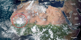 Een tropical wave boven Mauritanië op 6 september. Dit cluster onweersbuien zorgde twee dagen later voor de overstromingen in Marokko. (Bron: EUMETSAT/zoom.earth)