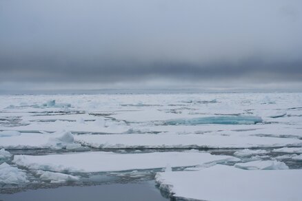 De omstandigheden op zee kunnen erg lastig zijn om ter plekke metingen te doen zodat satellieten dan uitkomst bieden