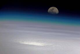 Emily vanuit International Space Station (foto StormCenter Communications)