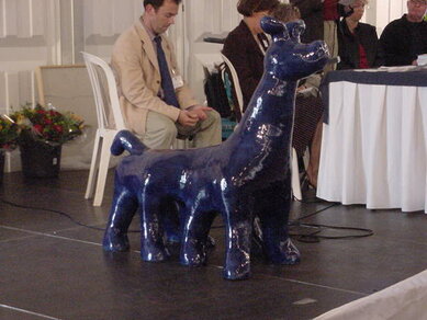 De prijs, het keramiek, genaamd 'Baba' (naar Ali Baba's uitspraak 'Sesam open u')