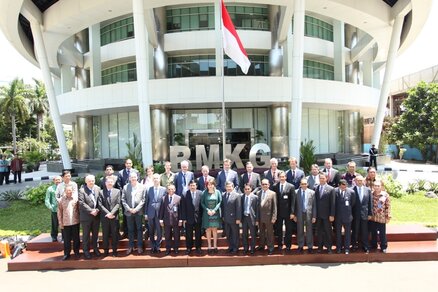 De nieuwe overeenkomst is een uitbreiding van de reeds lopende samenwerking tussen Deltares, PusAir, KNMI, BMKG (het Indonesische KNMI)