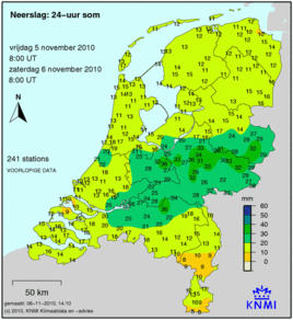 Het zachte herfstweer ging vergezeld van veel regen. Zaterdagochtend werd in het midden van het land lokaal 36 mm gemeten (Bron: KNMI) 