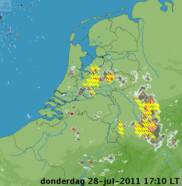 Op 28 juli 2011 vielen er zware buien die lokaal veel regen opleverden doordat ze zich nauwelijks verplaatsten (Bron: KNMI)