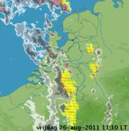 KNMI-neerslagradar met de zware onweersbuien van 26 augustus 2011 (Bron: KNMI) 