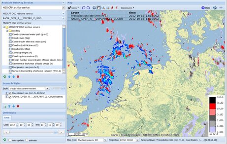 Neerslag op de Noordzee gemeten met Meteosat (grijs-rode kleuren) gecombineerd met KNMI-radar (groen-blauwe kleuren) op 15 oktober 2012 om 15.15 uur Nederlandse tijd. 