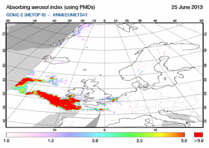De rookpluim boven de Atlantische Oceaan, gemeten door GOME-2 op dinsdag 25 juni 2013, rond 11:00 UTC. De dikte van de rookpluim wordt uitgedrukt in Absorberende Aerosol Index (AAI). (Bron KNMI/EUMETSAT)