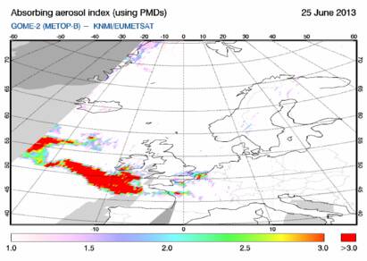 De rookpluim boven de Atlantische Oceaan, gemeten door GOME-2 op dinsdag 25 juni 2013, rond 11:00 UTC. De dikte van de rookpluim wordt uitgedrukt in Absorberende Aerosol Index (AAI). (Bron KNMI/EUMETSAT)