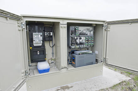 Binnenkant van de meetkast van een boorgatstation in Groningen. Foto KNMI