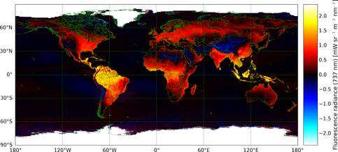 Fig. 2. Fluorescentie gezien vanuit de ruimte. Dit 2007-2016-gemiddelde is gemeten met de GOME-2 spectrometer, die elke dag de gehele aarde ziet. Tropische regenwouden, de ‘longen van de aarde’, zijn duidelijk zeer actief (geel). Bron: KNMI/ACSAF/EUMETSAT