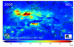 gifje met jaarlijkse NO2-uitstoot boven Europa van 2005 tot en met 2017