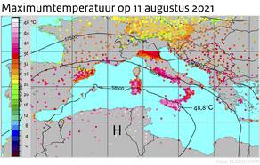 Kaart van Europa met in kleur voor ieder meetstation de maximumtemperatuur op 11 augustus 2021.