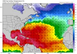 Figuur 2: zeewatertemperatuur in de Atlantische oceaan op 9 september. Een orkaan heeft een zeewatertemperatuur nodig van minstens 27 graden om te kunnen vormen en sterker te worden; een waarde die in een groot deel van de Atlantische oceaan bereikt wordt
