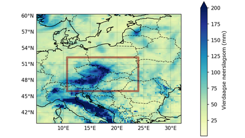 Kaartje van Europa met totale hoeveelheid neerslag die in vier dagen viel