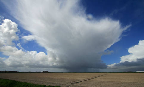 Foto van een buienwolk