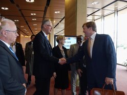 Prins welkom geheten bij HMNDP door Frits Brouwer, hoofddirecteur van het KNMI en Permanente Vertegenwoordiger van Nederland bij de WMO (foto: WMO)
