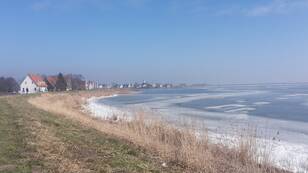 Figuur 3 Markermeer (Durgerdam) vol met ijs op zondag 4 maart 2018. (Foto: Hylke de Vries)
