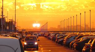 foto van een droog KNMI-meetveld in De Bilt in juli 2018