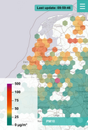 Kaart van Nederland met in verschillende kleuren de hoeveelheden fijnstof.