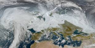  Satellietbeeld van EUMETSAT, woensdag 6 november om 13:10 uur. Het is bewolkt in heel Noordwest-Europa. 