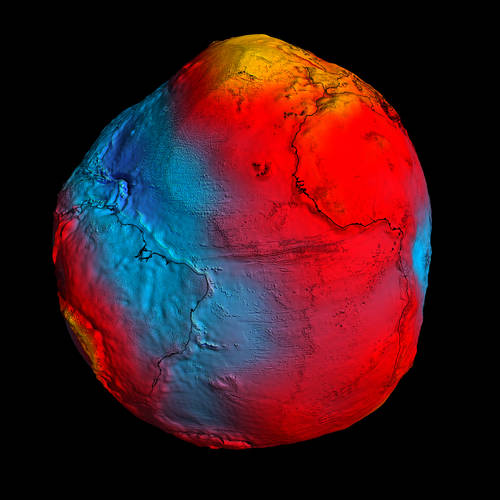 Figuur 4: Geoïde (ruststand van het zeeoppervlak voor een aarde zonder continenten) gemeten door de Europese GOCE satelliet. De kleuren representeren hoogteverschillen van -100 m (blauw) tot + 100 m (geel) [bron: ESA]