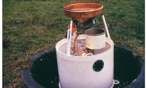 Figure 3. Specimen of a self-recording rain gauge (without lid).