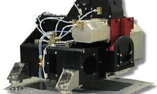 Figuur I2-1: Het optische gedeelte van het OMI instrument. Het OMI instrument bestaat uit drie delen. Het optische gedeelte (van Nederlandse makelij) zoals hiernaast afgebeeld vormt het hart van het instrument; de optische spectrometer bemeet de Aarde met