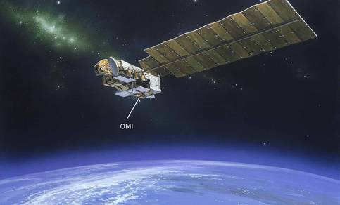 Figuur 1: Een artist impression van de satelliet die OMI draagt in een baan om de aarde. Je ziet duidelijk het grote zonnepaneel dat de energievoorziening verzorgt. Het OMI-instrument bestaat uit de twee kleine doosjes die onder de satelliet hangen.