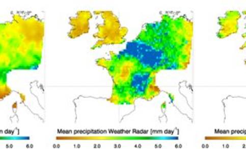 Figuur 3: Vergelijking van gemiddelde neerslag in mm/dag over de periode mei t/m augustus 2006 zoals gemeten door (links) regenmeters, (midden) neerslagradars en (rechts) MSG-CPP.