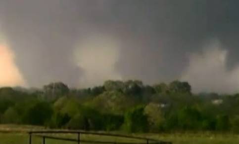 Verschillende tornado's tegelijk zichtbaar (Bron: VWK)