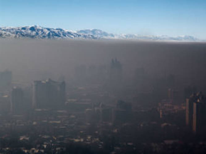 Smog boven Almaty, Kazachstan 