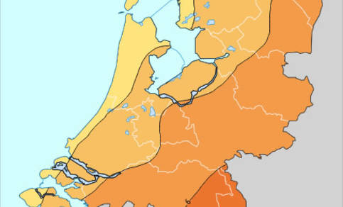 Kaart van Nederland met in verschillende kleuren het aantal tropische dagen.